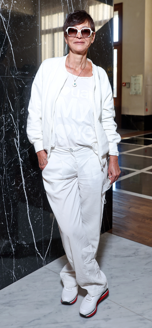 Образ Ирины Хакамады «наводит на мысль о белых халатах»