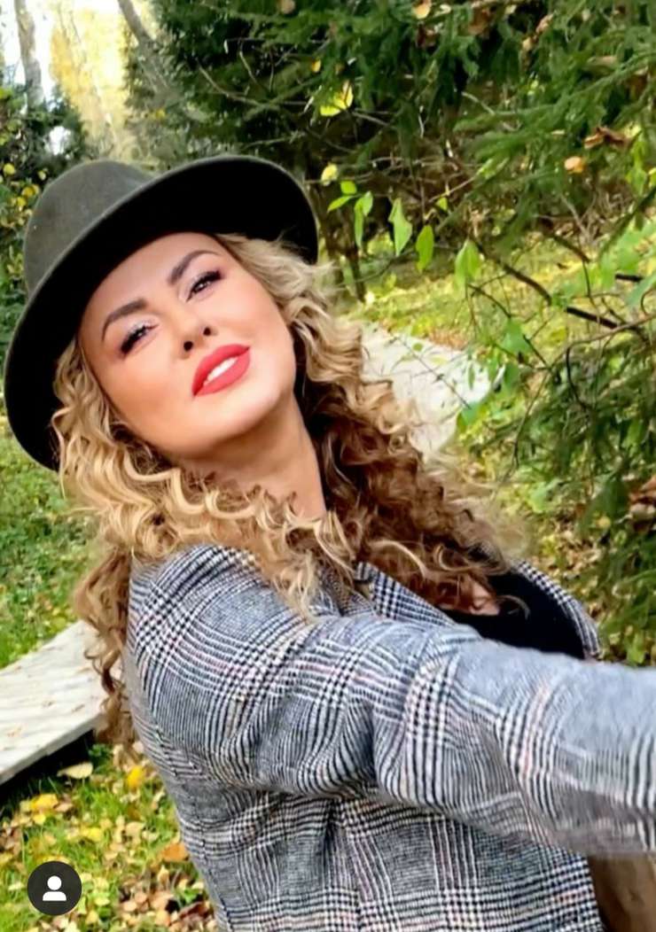 С некоторых пор певица стала свободной, расставшись со своим молодым человеком