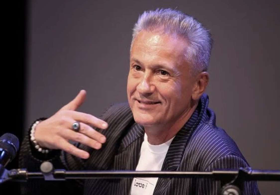 Олег Меньшиков