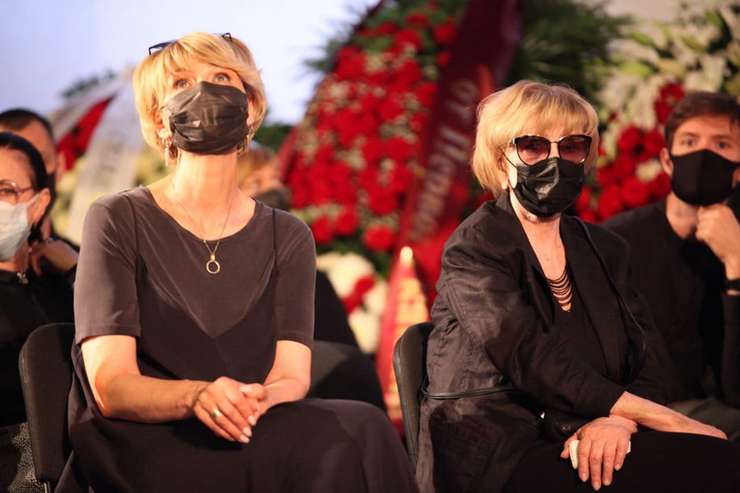 Юлия Меньшова и Вера Алентова Юлия Меньшова и Вера Алентова