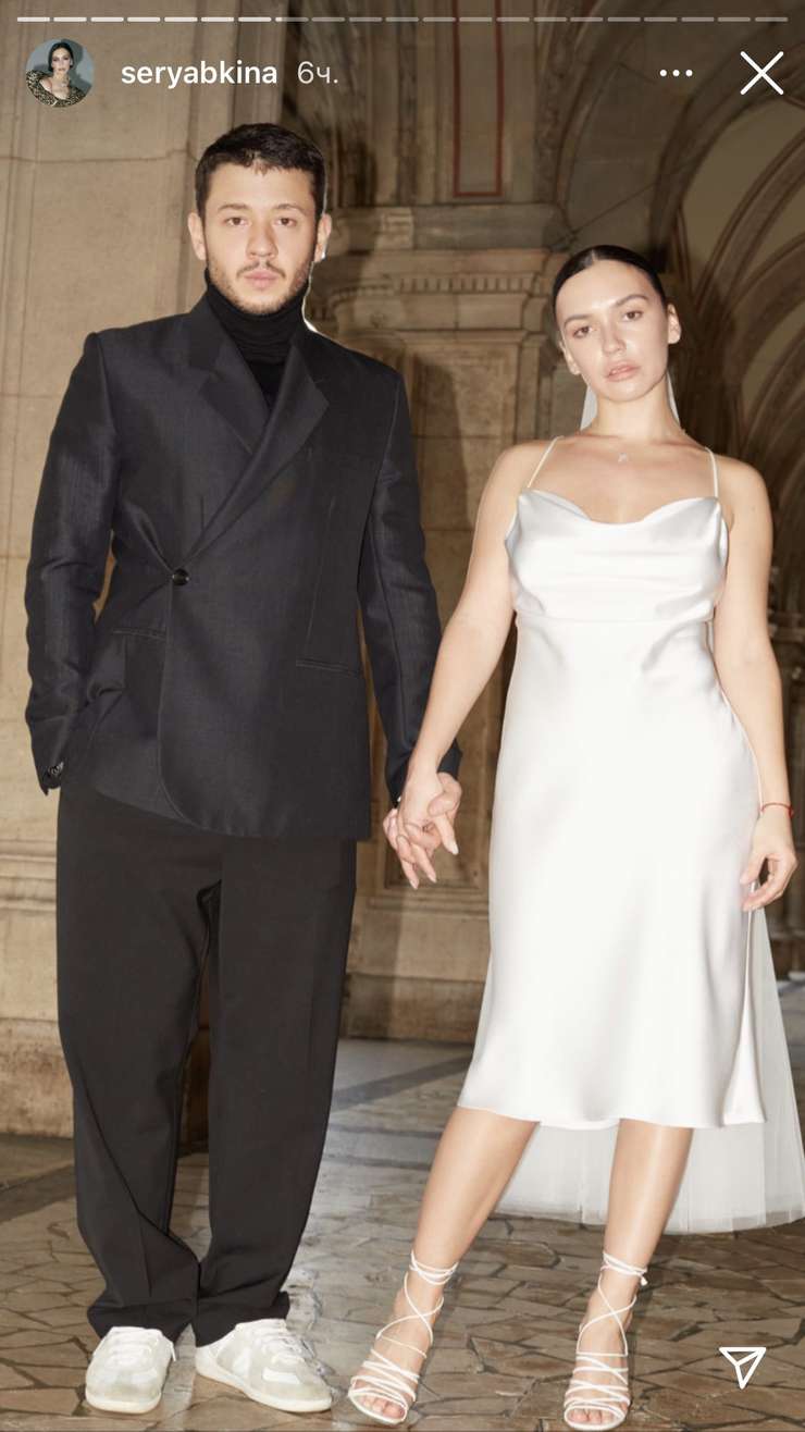 Певица и продюсер знакомы не первый год