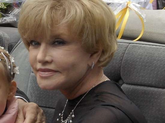 Вера Алентова