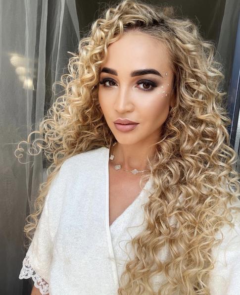 «Вечная ложь всех достала»: телеведущие «Дома−2» резко высказались в адрес Ольги Бузовой