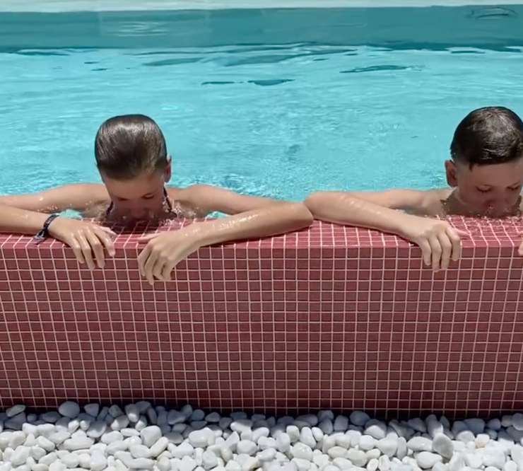 На лето дети Дианы разъехались по лагерям