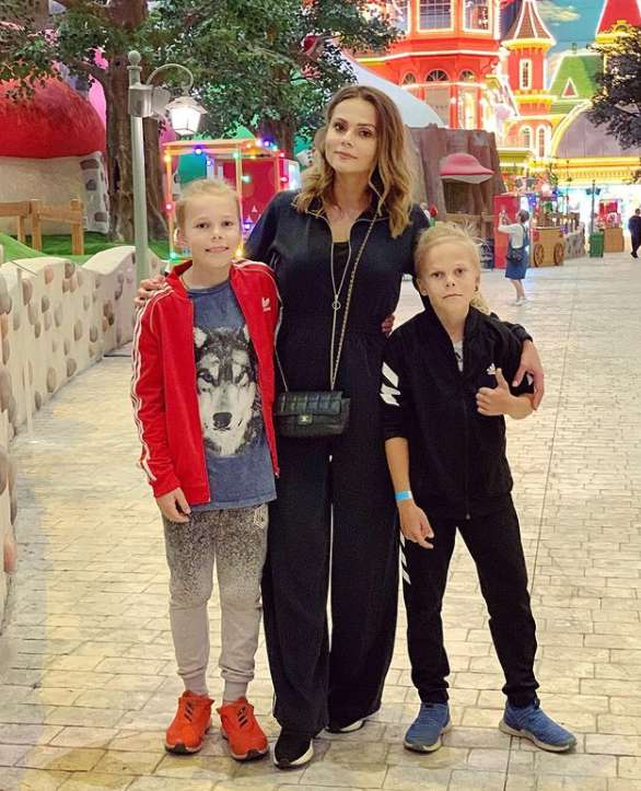 Ксения Новикова с детьми