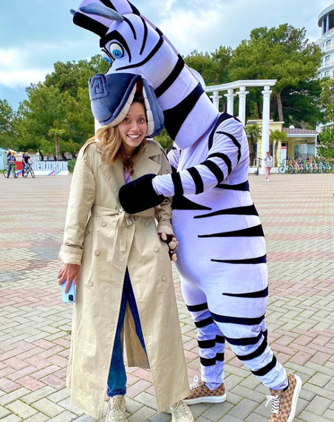 Шишкова, Бузова и другие артисты, которые устраивали фотосессии с опасными животными