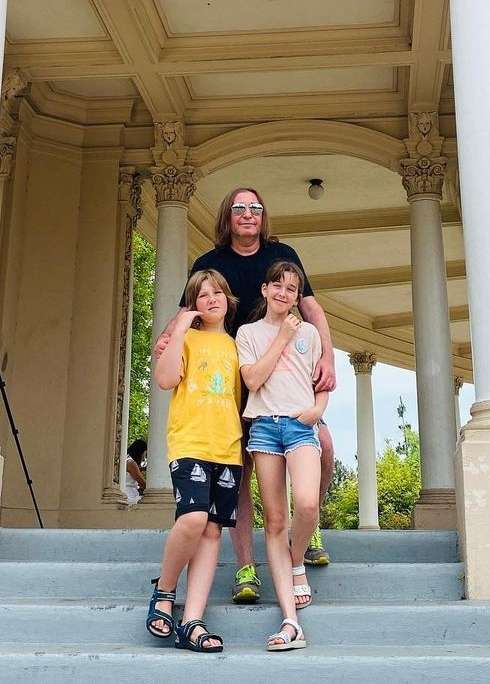 Артист с детьми: дочерью Евой и сыном Оливером