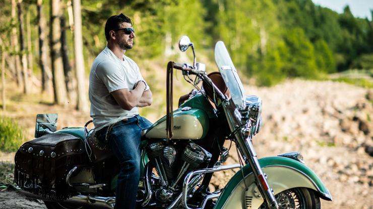 Устюгов часто путешествует на мотоцикле, но признается, что «месяц в дороге – это в первый раз»