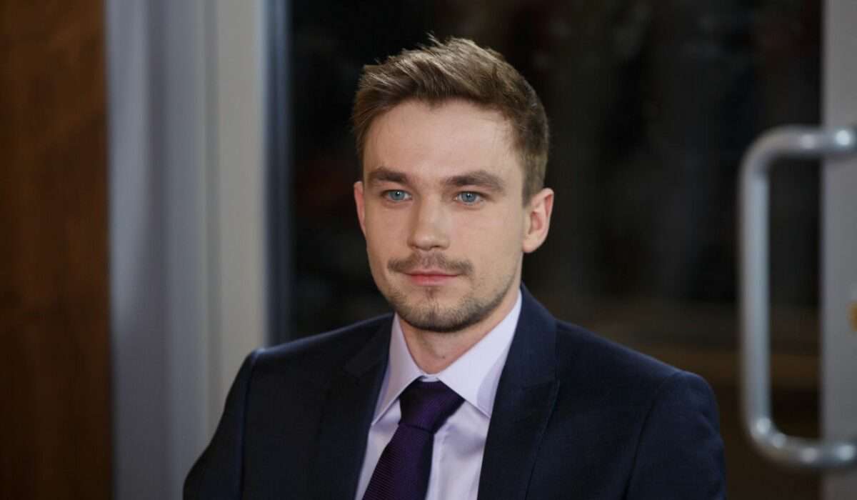 Александр Петров