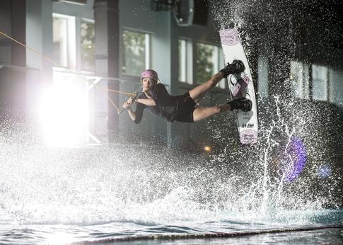 Встретиться с вампиром и динозавром, покататься на пони, покормить зайчиков: необычные рецепты скрасить осенние будни