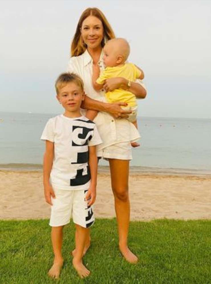 Сыновья певицы - Артемий и Иван - все больше становятся похожими друг на друга