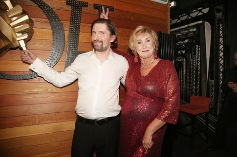 «Беру его с прицепом»: Лариса Копенкина с размахом отметила помолвку