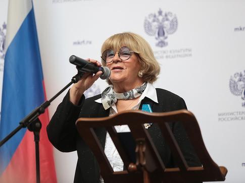 Алла Сурикова была госпитализи­рована