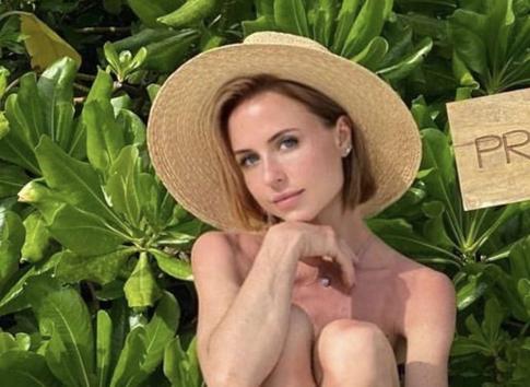 Стало известно, кто заменит Карпович в спектакле с Прилучным