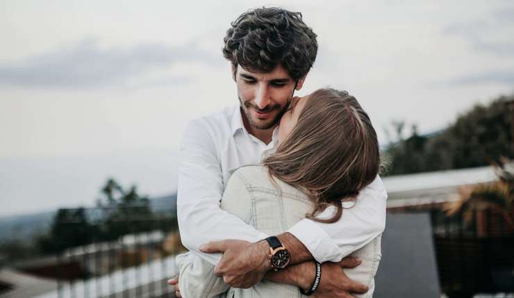 область шеи очень чувствительна область шеи очень чувствительна