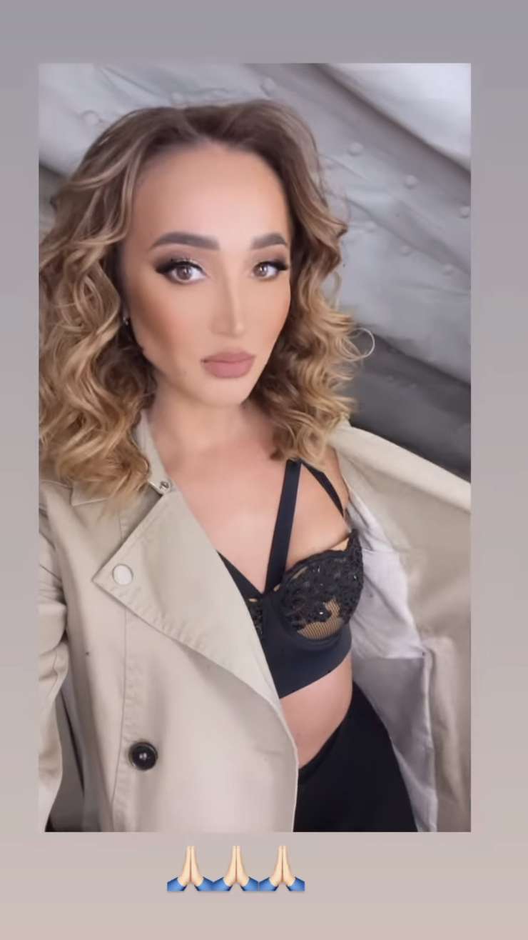 Ведущая продемонстрировала свои прелести