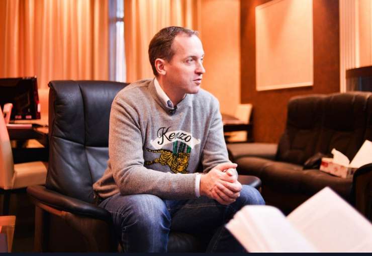 Врач-психотерапевт Артем Толоконин