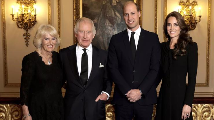 Члены королевской семьи