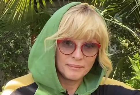 «Иди лесом»: в Сети осудили Вайкуле за видео со слезами