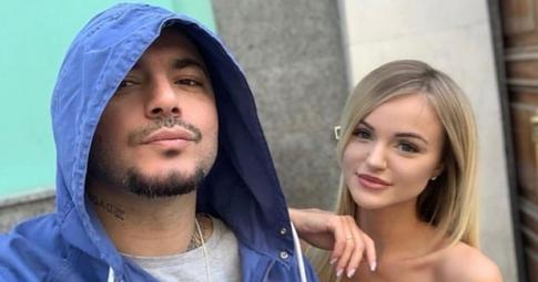 Обвиненный в измене рэпер Птаха развелся