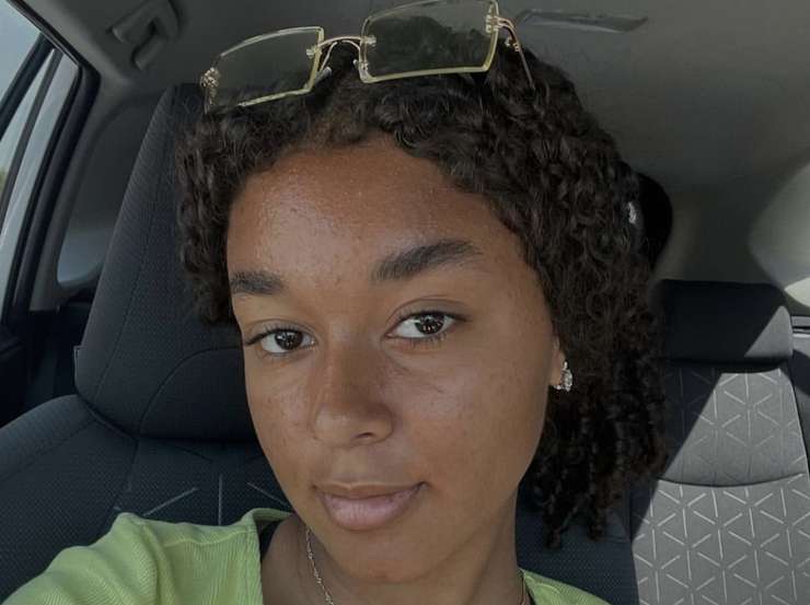 Дочь певца Каролина-Кристель