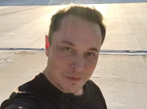 Инопланетяне, подземные туннели и ракетный туризм: Илон Маск предрек будущее человечества