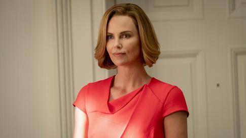 Упал в унитаз, поспорила с кассиром: самые странные старты карьеры в Голливуде