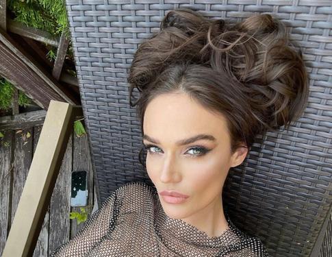 Водонаева выставила напоказ огромную грудь во время отдыха в Турции