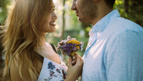 Как мужчина может выдать себя на первом свидании: лайфхаки от коуча