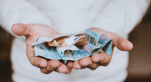5 ситуаций, когда нельзя брать деньги в долг