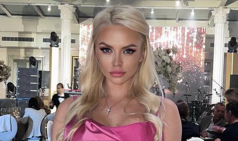 Милана Тюльпанова возмутила голой грудью в топе без нижнего белья