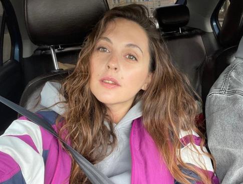 Звезда «Сладкой жизни» показала огромную грудь в мокром купальнике