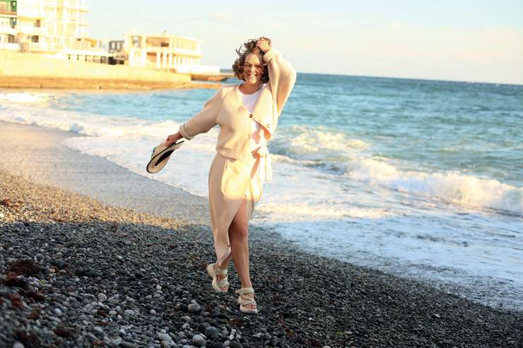 Сережа обещал меня покатать на своей старенькой «Оке». Но говорил, что радиатор сломался. Я даже подарила ему эту деталь