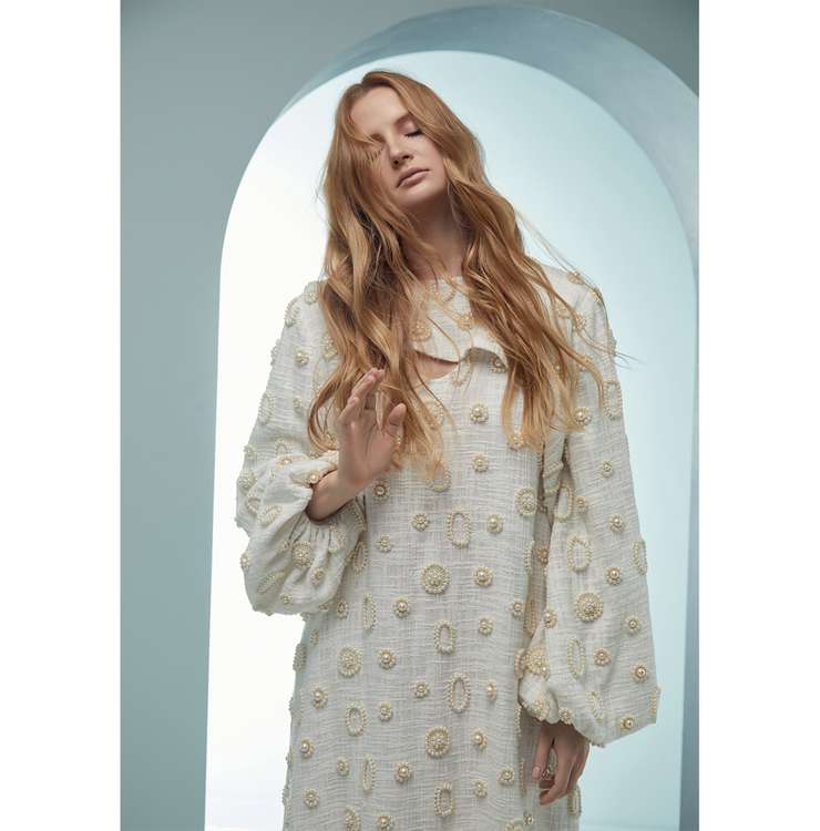 Платье, Alena Akhmadulina; серьги из коллекции My Twin, Messika