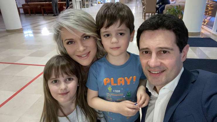 Семья Антона и Виктории Макарских