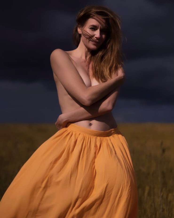 Актриса поделилась фото топлес Актриса поделилась фото топлес