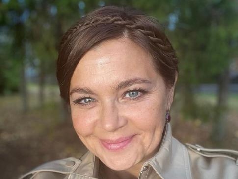 «Платье школьницы»: Пегову раскритиковали за образ в театр