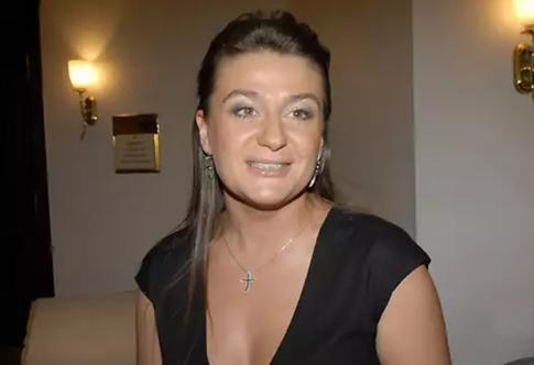 Изменившаяся Мельникова впервые появилась в эфире после новости о серьезной болезни