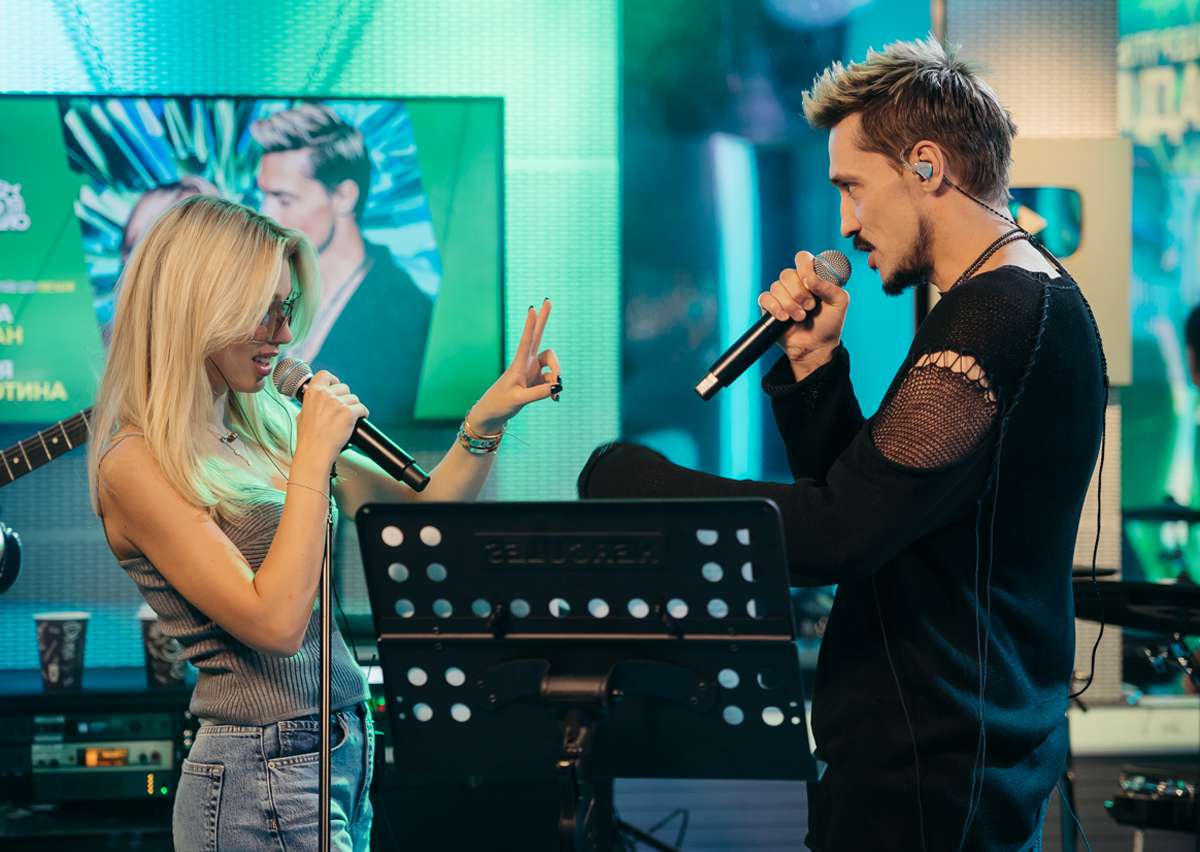 Люся Чеботина и Дима Билан исполнили вживую в студии свою песню