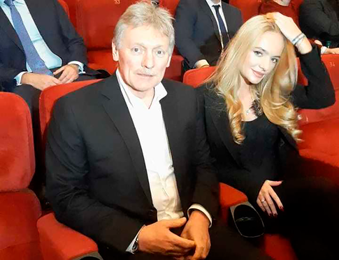 Дочь Дмитрия Пескова впервые вышла в свет с обручальным кольцом