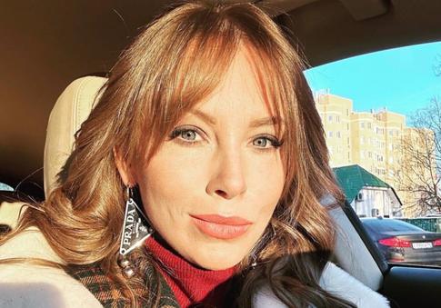 Полина Диброва похвасталась огромной грудью без нижнего белья