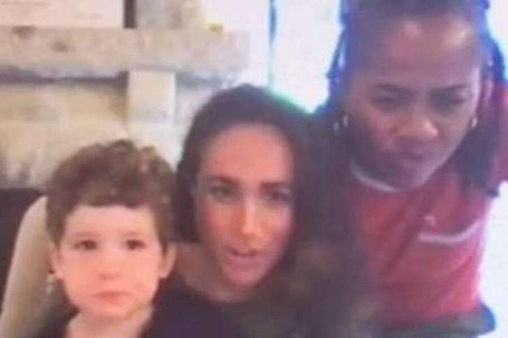 Жена принца засветила их сына Арчи Жена принца засветила их сына Арчи