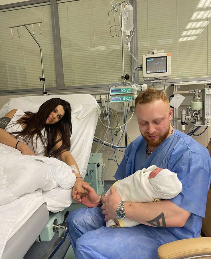 У пары родилась дочь У пары родилась дочь