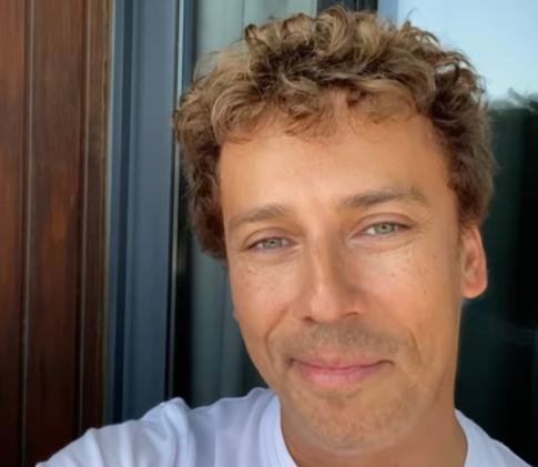 Галкин* показал Пугачеву в коротких шортах и с оголенными плечами