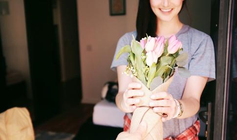 Почему мужчины флиртуют, но не делают первый шаг: мнение сексолога