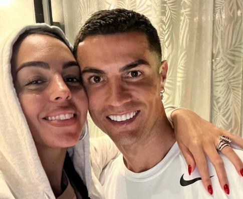Жена Роналду подарила ему авто за 30 млн рублей