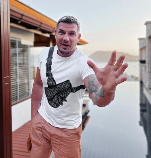 Курбан Омаров впервые показал фото с замужней возлюбленной