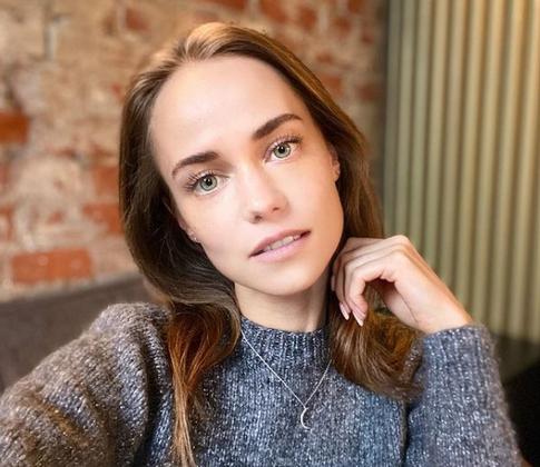 Екатерина Ковальчук заинтриго­вала подписчиков фото с мамой Гарика Харламова