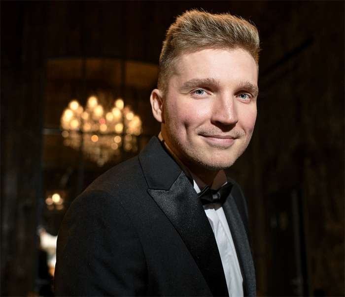 Телеведущий Сергей Зайцев