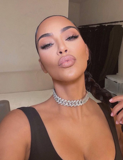 Хилтон, Лопес и другие звезды, которые обожают вызывающие образы